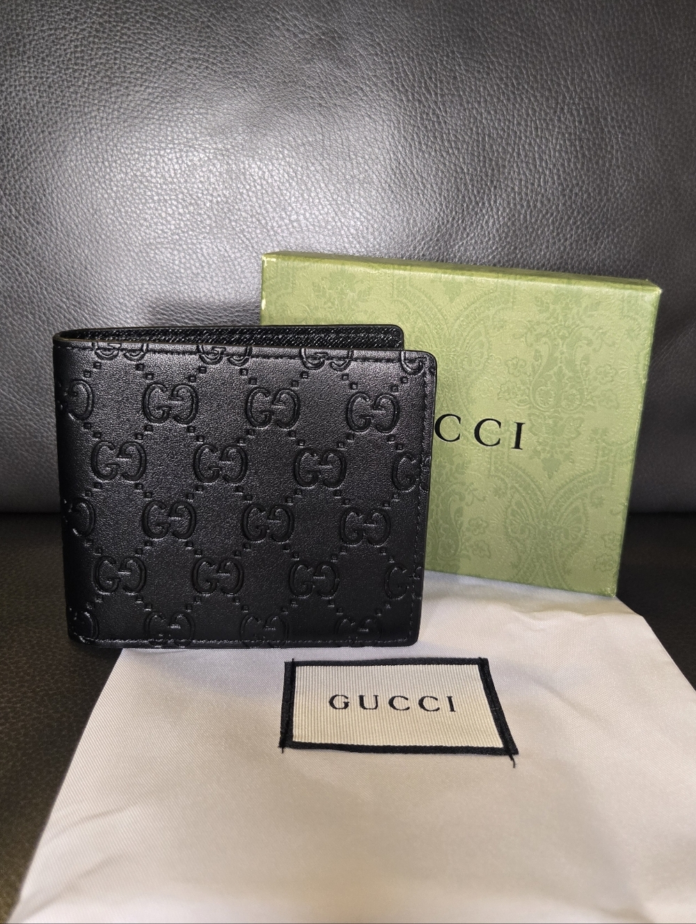 Black Embossed GG Leather Like Bi-Fold Card Holder Wallet (NIB)